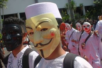 Pawai Topeng
