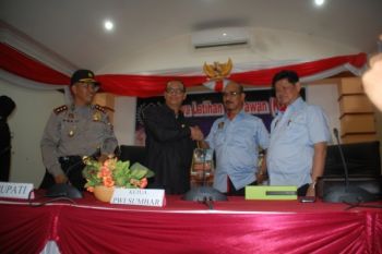 Bupati Mentawai: Jadilah Insan Pers yang Bermartabat dan Bersahabat