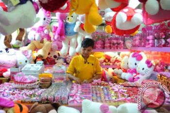 Aneka pernik valentine marak di Palembang
