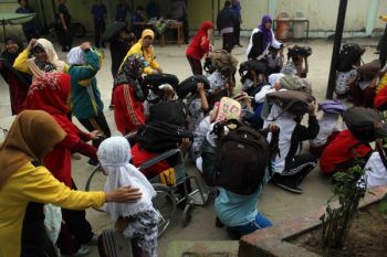 Siswa SDLB Bukittinggi Dilatih Tanggap Darurat Bencana