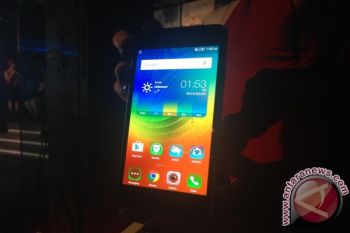 Lenovo Perkenalkan Smartphone baru LIVO dan S580