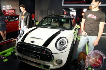 Aplikasi MINI Connected Bikin Mobil Bisa "Bicara"
