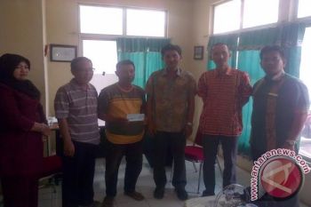 Semen Baturaja berikan bantuan warga sekitar perusahaan