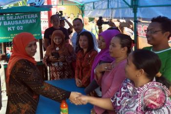 Mensos Khofifah kunjungi warung soto penerima kube