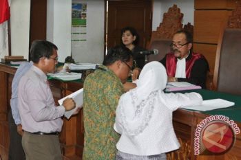 Saksi : KPK Pernah Tetapkan Tersangka Tanpa Dua Alat Bukti