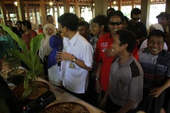 Suplai Bahan Baku, Sido Muncul Berdayakan Tunanetra