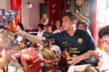 Mangindaan ikut prosesi bersih arca Tri Dharma