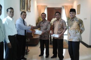 BNI Bantu Becak Motor Padang Panjang