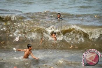 KUMPULKAN SAMPAH PLASTIK