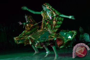 TARIAN RAKYAT GUJARATI GARBA