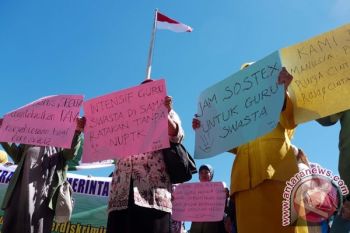 Guru Honorer Mendapat Insentif Rp1,15 Juta dan BPJS Kesehatan