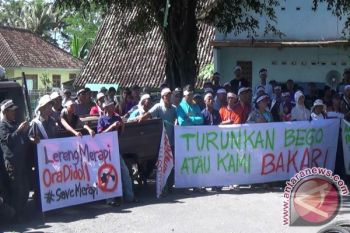 Warga lereng Merapi kembali aksi tolak penambangan