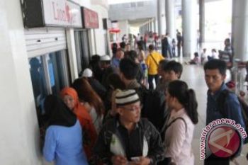 Penumpang Lion pindah maskapai akibat penerbangan tertunda
