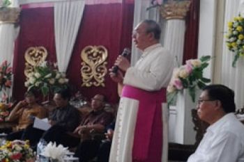 Uskup Suwatan: Mari hidup sehat dan berkecukupan