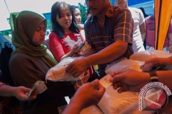 Beras Mahal,  Ganjar Harapkan Operasi Pasar Segera Digelar