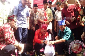 Masyarakat Tagih Janji Perbaikan Jalan Pasar Keramat 