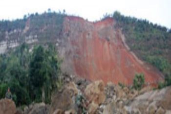 Kadistrik pastikan tak ada korban jiwa longsor Tsinga