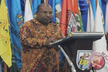 Gubernur berharap pemuda Indonesia mau promosikan Papua
