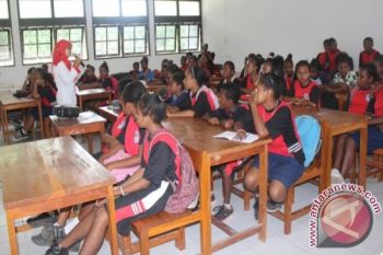 Pemkot Jayapura bantu seragam untuk siswa Port Numbay 
