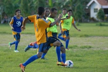 Arema Ajak P-MU Uji Coba