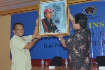 Cinderamata untuk Wakil Ketua BPK