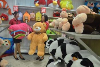 Penjualan Boneka Valentine