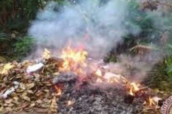 Pejabat Pekanbaru Larang Warganya Membakar Sampah