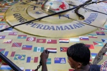 Indonesia Hadiahkan Gong Perdamaian