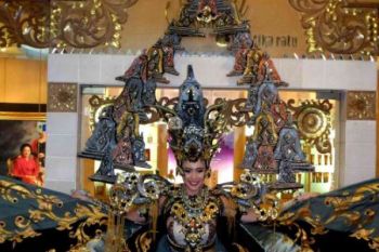 Indonesia Akhirnya Bawa Piala Miss Universe Setelah 19 Tahun