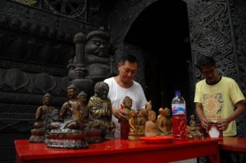 Mandikan Patung Dewa