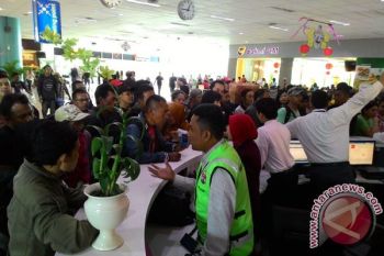 Konsumen Minta Sediakan Mesin Tiket di Bandara