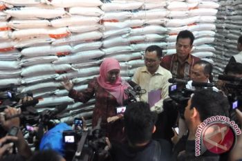 Mensos harap Bulog jaga pasokan pangan E-warong