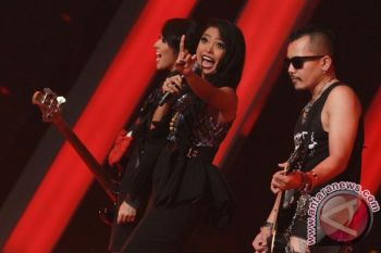 Band Kotak Raih Penghargaan Multi Platinum