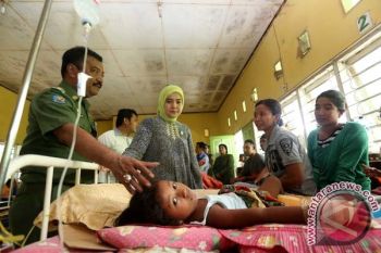 Legislator bawa makanan untuk ibu hamil 