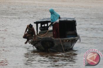 Penyelam tradisional mencari "harta karun"