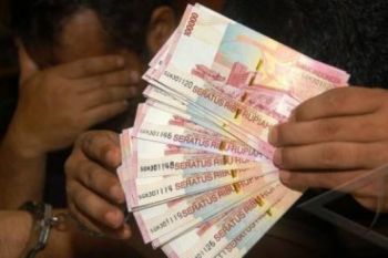 Polisi Tangkap Pengedar Uang Palsu