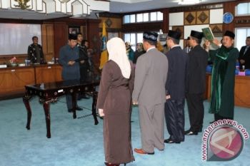 Empat Orang Direksi PD BPR NTB Dilantik