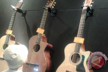 Pertunjukan Musik Akustik Di Gelar Media Pemuda Bali