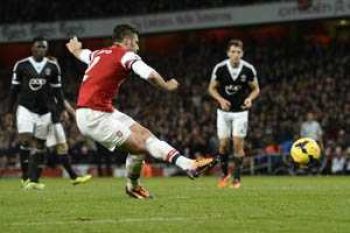 Giroud Bantu Arsenal Amankan Posisi Empat Besar