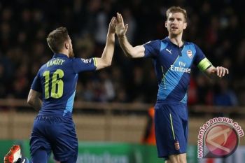 Arsenal Kalahkan Monaco 2-0