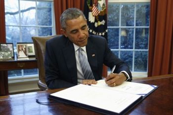 Obama Akan Tanda Tangani Aturan Pemangkasan Emisi