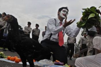 BEM UNS Tuntut Jokowi Turunkan Harga Sembako