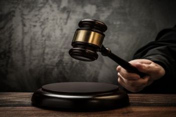 Pengadilan Padang Gelar Sidang "Gelap-Gelapan"