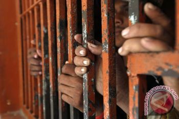 "Nyontek Massal" 100 Orang Ditahan di India
