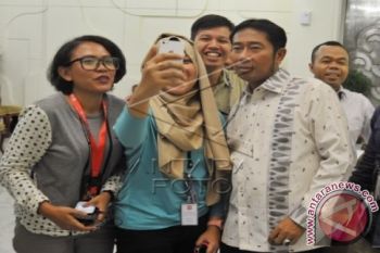 Haji Lulung Foto Selfie