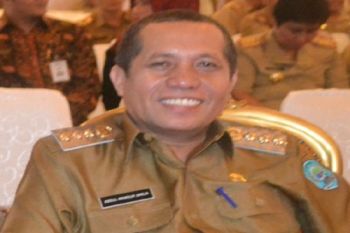 Penjabat Bupati Buteng Diminta Copot Kadis PU