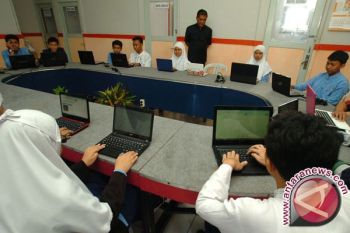 Lulusan SMA/SMK diharapkan waspdai bursa lowongan kerja 