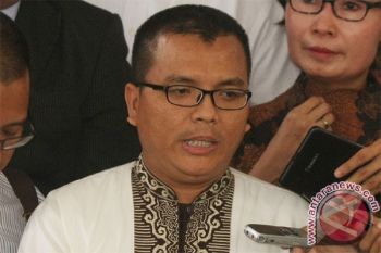 Denny Indrayana Penuhi Panggilan Polisi sebagai Tersangka