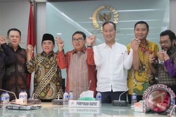 Fadli Zon: Selama Konflik belum Selesai, Dua Pimpinan FPG Cooling Down