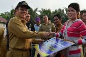 Bupati Bengkalis: 35 Warga Miskin Terima RLH